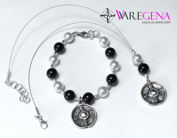 Biżuteria Waregena, srebrny wisior i bransoleta Moc Bogini z perłami i czarnym onyksem
